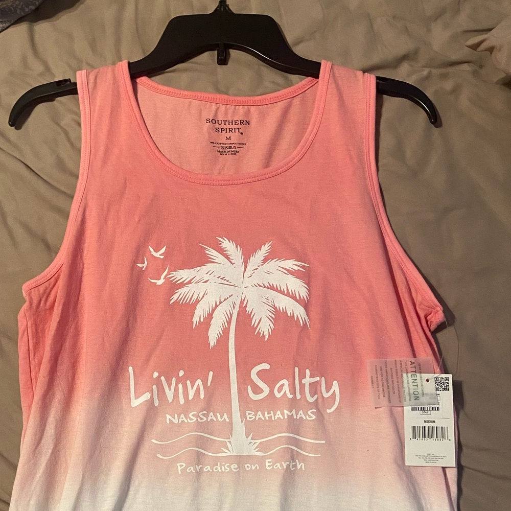 NEW WITH TAGS Southern Spirit Medium Shirt Nassau Bahamas